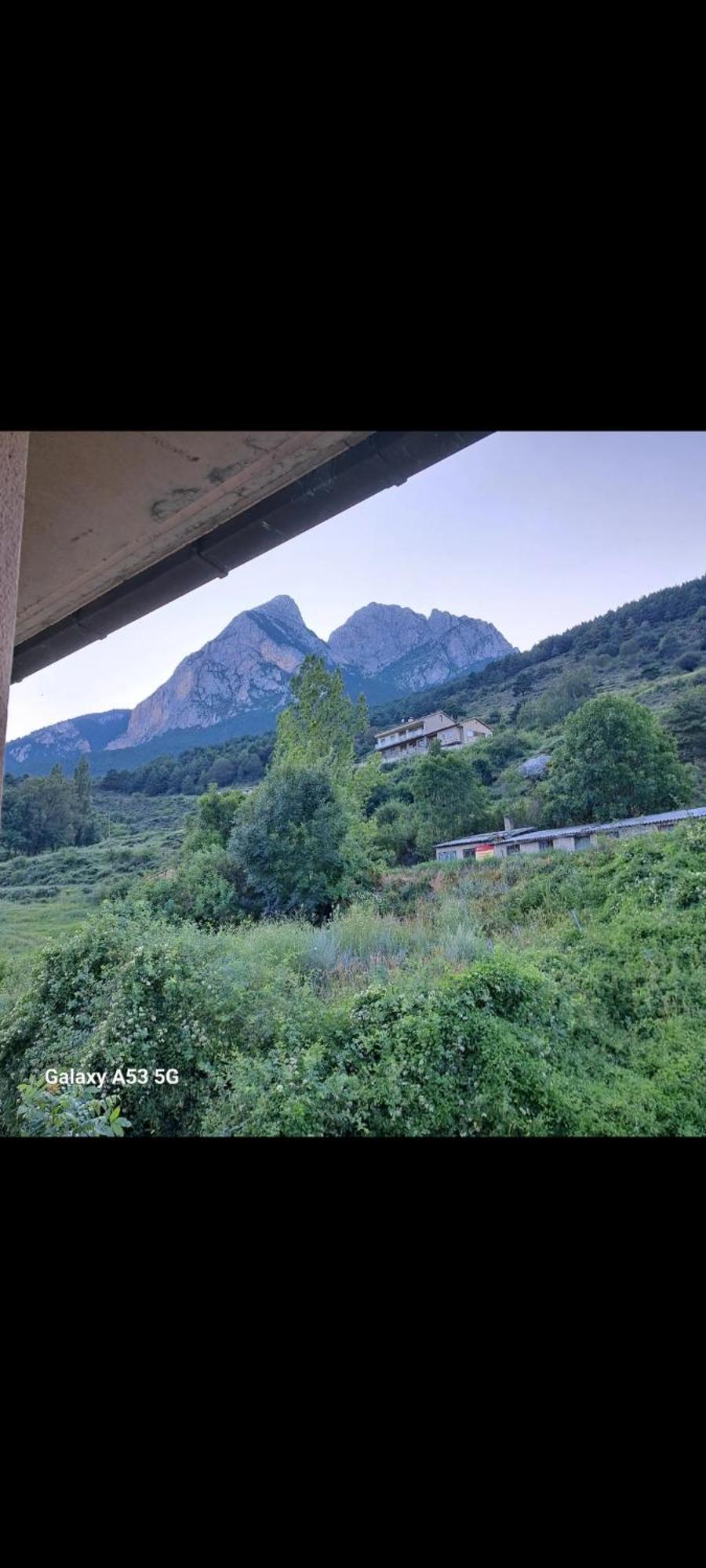 Appartamento Ensija Pedraforca Saldés Esterno foto